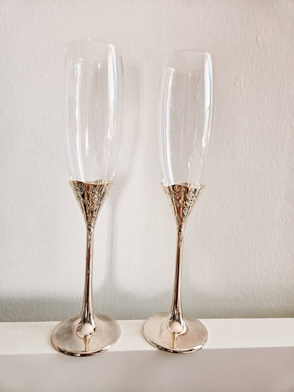 Vera Wang Wedgwood Love Knots Champagne Flutes Set of 2 Elegant Wedding Toasting